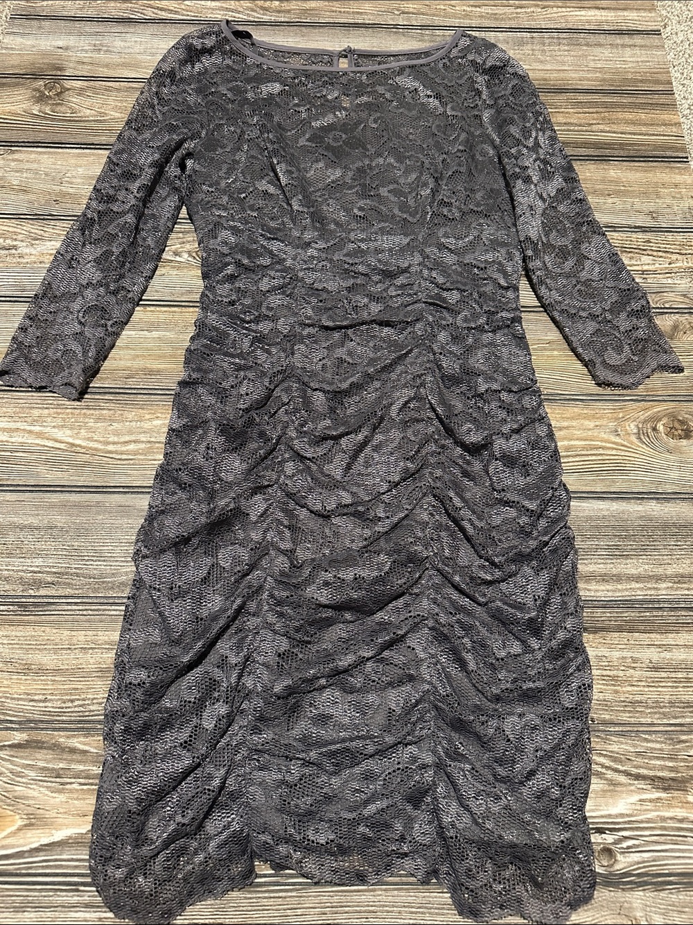 Lace Ruched lined Sheath Dress in Gray Eliza j size 6